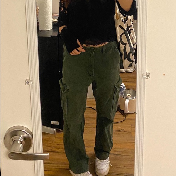 oversized green cargos - Picture 3 of 4